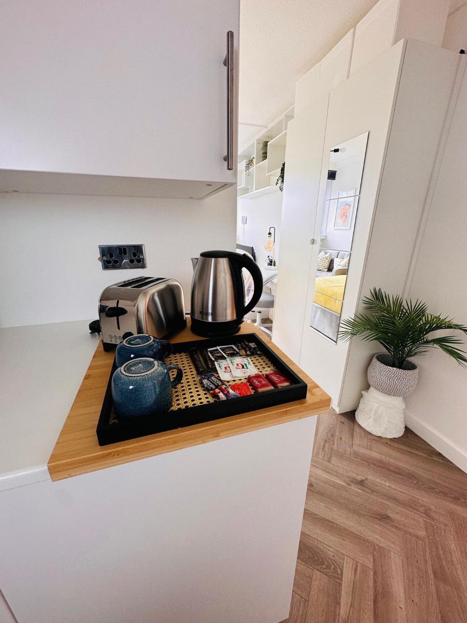 R1 - Private Room In Modern Shared Apartment, Each With Kitchenette, Central Birmingham Exterior foto