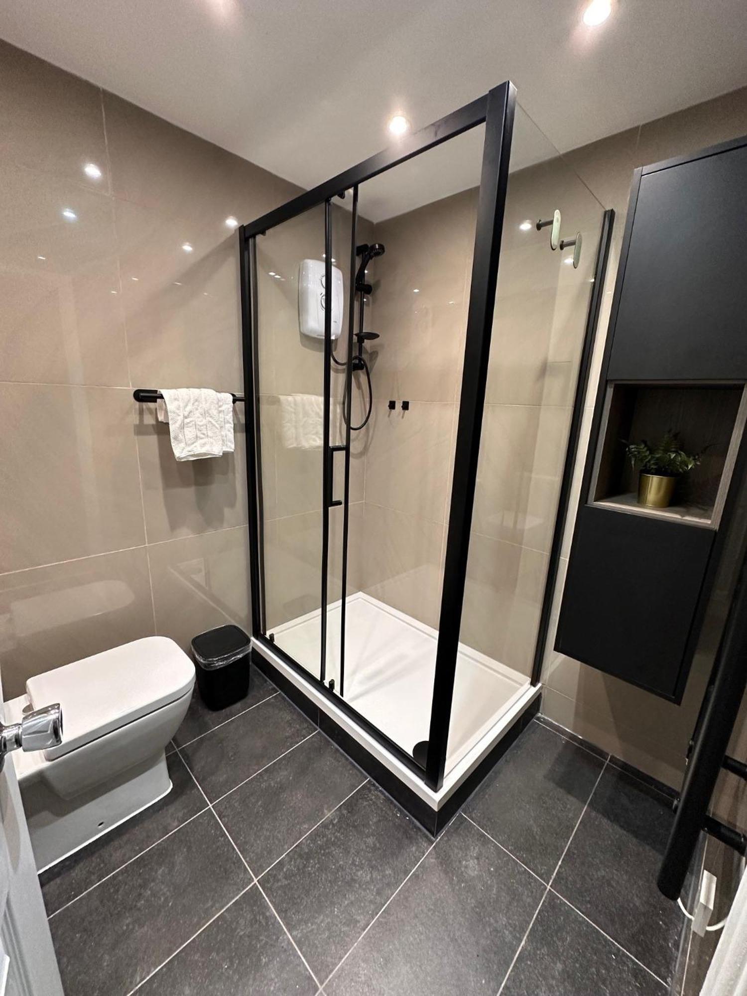 R1 - Private Room In Modern Shared Apartment, Each With Kitchenette, Central Birmingham Exterior foto
